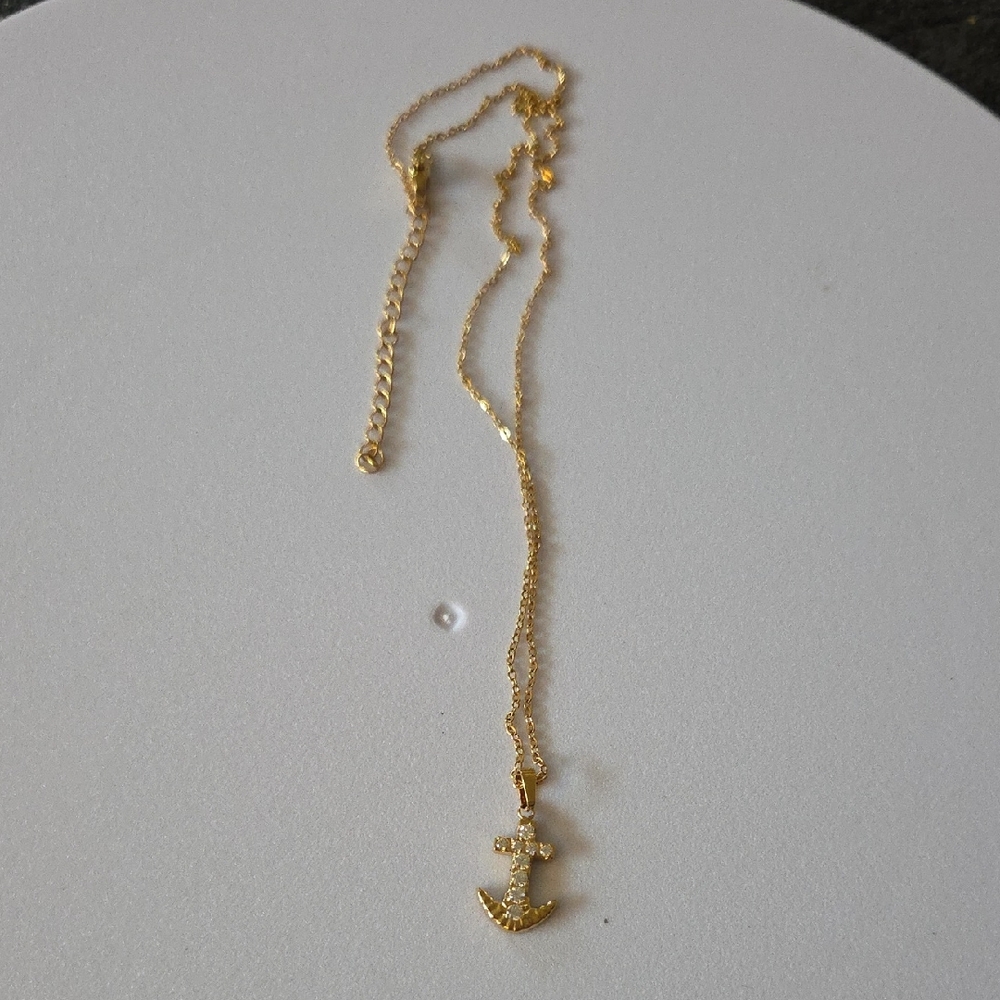 Elegant Gold Anchor Necklace